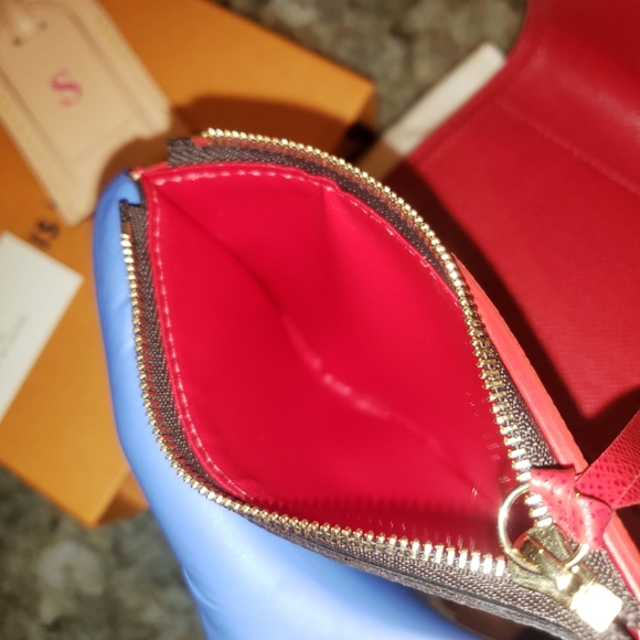 NEW Louis Vuitton Victorine Wallet - Picture 7 of 8
